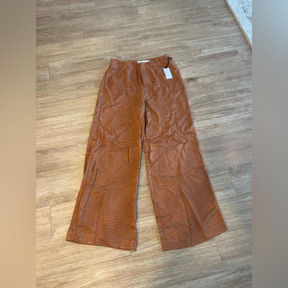 NWT ASTR Sayla Wide Leg Pant - Size M/ Caramel - Picture 5 of 8